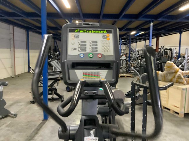 Matrix e5x elliptical crosstrainer - afbeelding 4 van  5