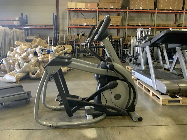 Matrix e7x crosstrainer crosstrainer - afbeelding 1 van  5