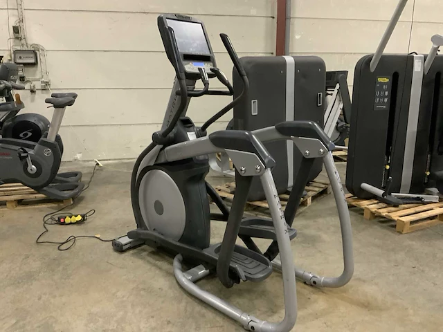 Matrix e7xe elliptical crosstrainer - afbeelding 2 van  5