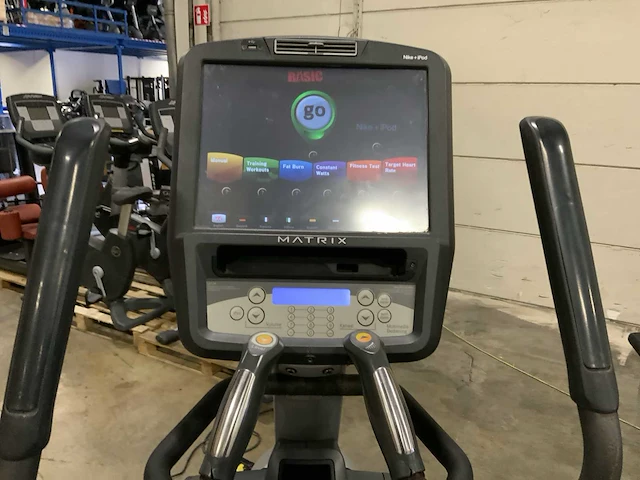 Matrix e7xe elliptical crosstrainer - afbeelding 3 van  5