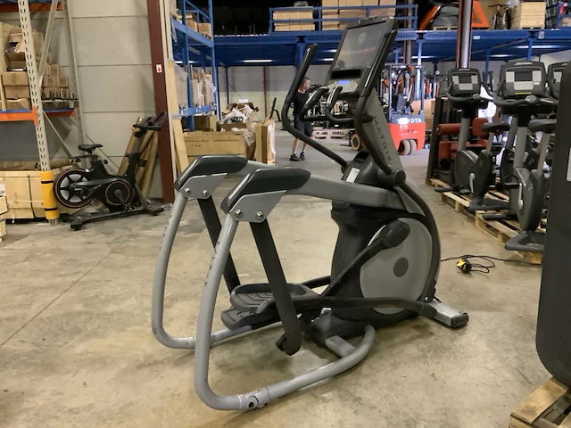 Matrix e7xe elliptical crosstrainer - afbeelding 4 van  5