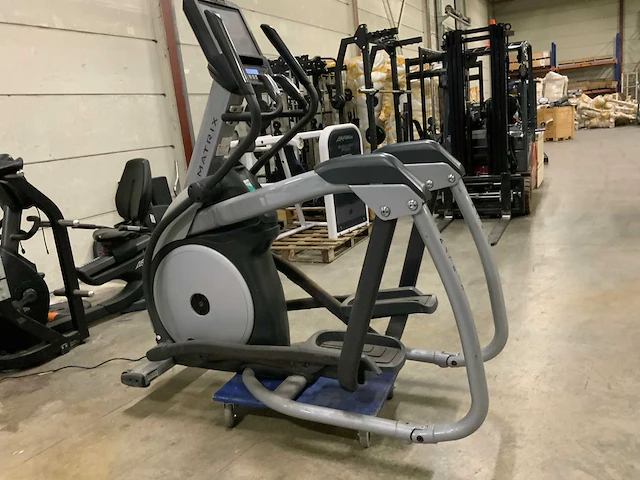 Matrix e7xe elliptical crosstrainer - afbeelding 2 van  6