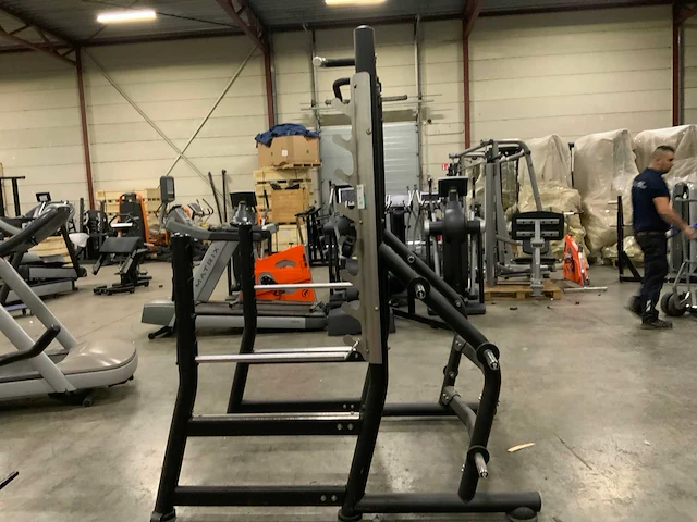 Matrix g3 squat rek krachtstation - afbeelding 4 van  5