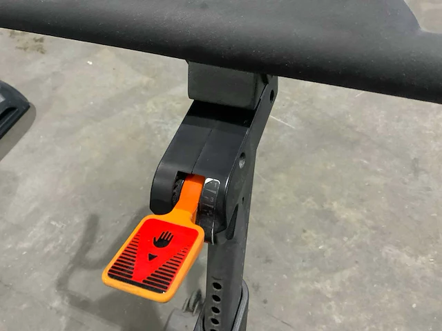 Matrix i50 indoorcycle spinningbike - afbeelding 2 van  6