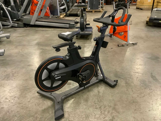 Matrix icr50 indoorcycle spinningbike - afbeelding 2 van  5