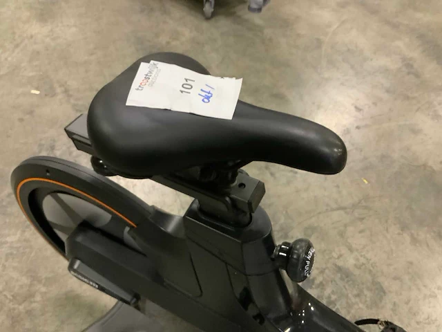 Matrix icr50 indoorcycle spinningbike - afbeelding 3 van  5