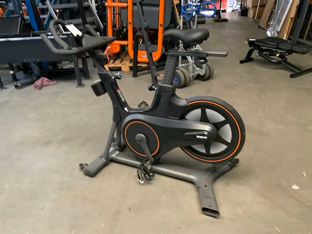 Matrix icr50 indoorcycle spinningbike - afbeelding 1 van  4