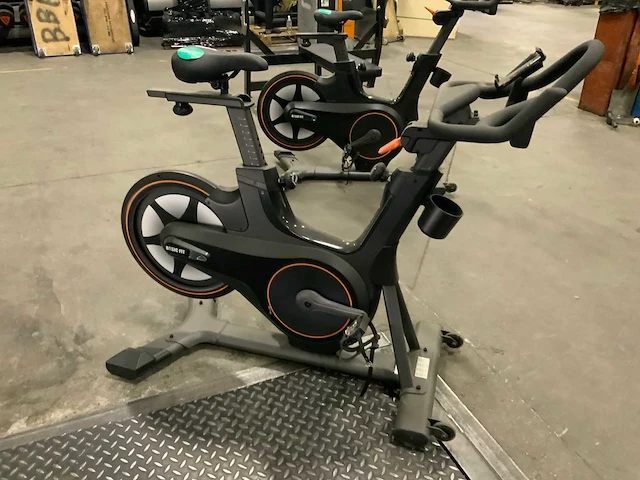 Matrix irc50 indoorcycle spinningbike - afbeelding 4 van  7