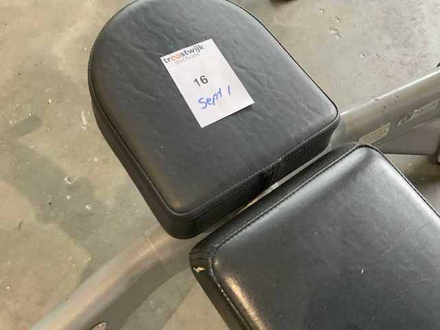 Matrix olympische flat bench krachtstation - afbeelding 4 van  5
