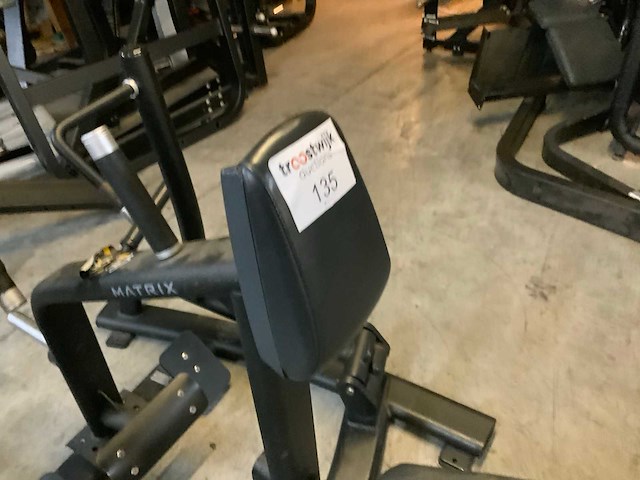 Matrix plateloaded aura row krachtstation - afbeelding 2 van  5