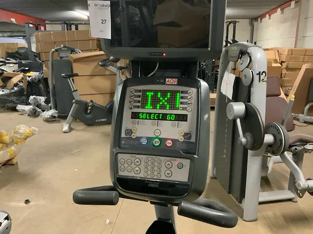 Matrix r3x recumbent bike home trainer - afbeelding 1 van  5