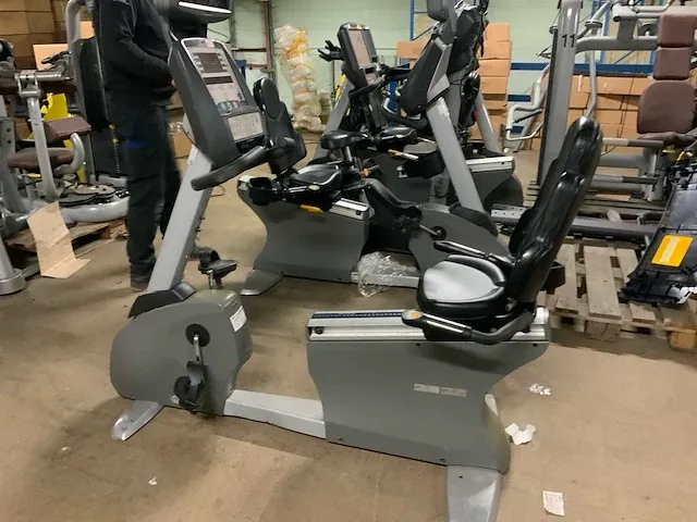 Matrix r3x recumbent bike home trainer - afbeelding 2 van  6