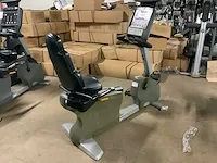 Matrix r3x recumbent bike home trainer - afbeelding 3 van  6