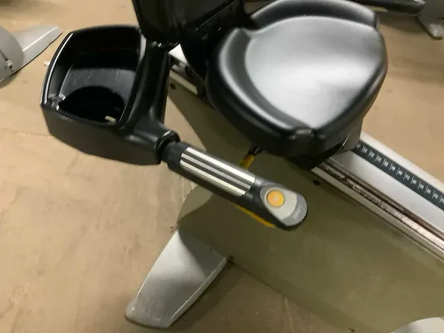 Matrix r3x recumbent bike home trainer - afbeelding 4 van  6