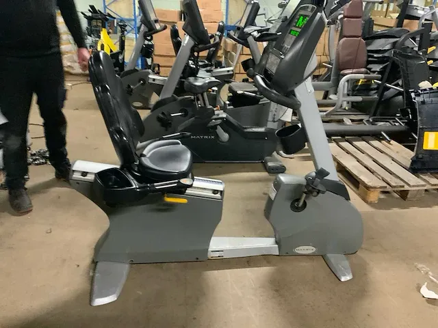Matrix r3x recumbent bike home trainer - afbeelding 3 van  6