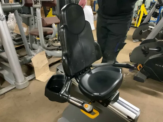 Matrix r3x recumbent bike home trainer - afbeelding 5 van  6
