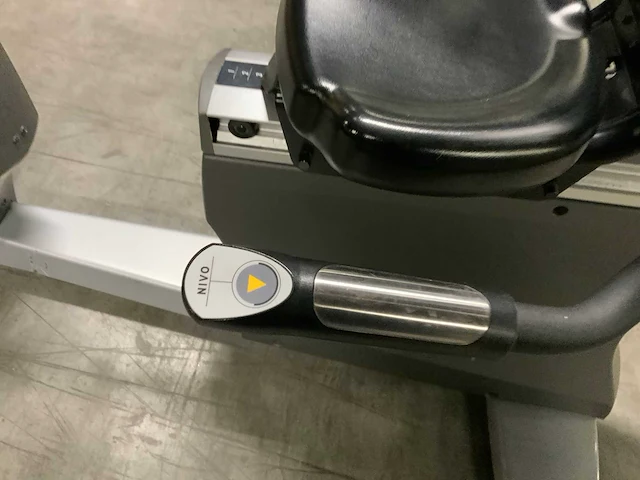 Matrix r3x recumbent bike home trainer - afbeelding 2 van  6