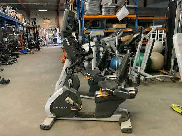 Matrix r5x recumbent bike home trainer - afbeelding 1 van  6