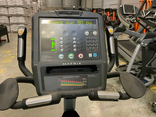 Matrix r5x recumbent bike home trainer - afbeelding 3 van  5