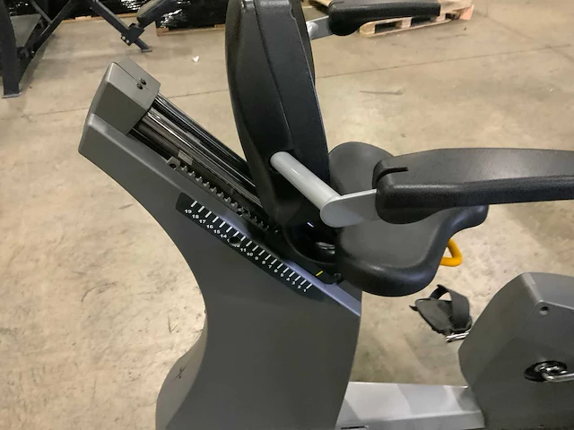Matrix r7xe hybride bike crosstrainer - afbeelding 5 van  6