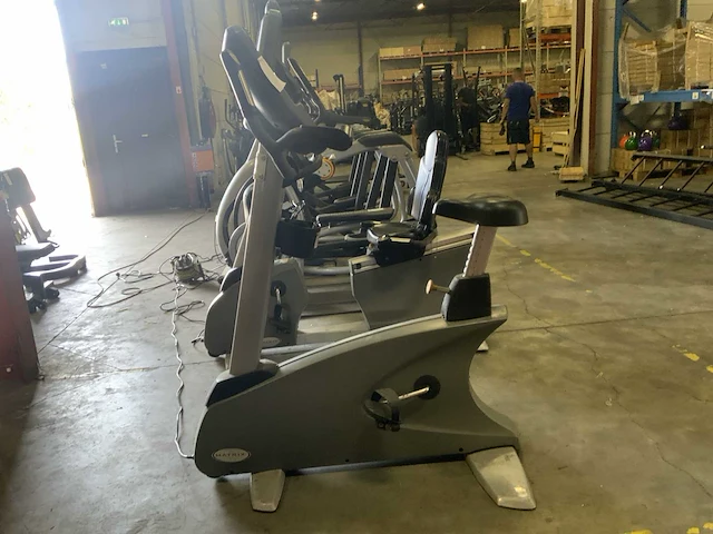 Matrix r7xe uprightbike home trainer - afbeelding 2 van  3