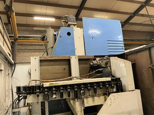 Mazak vtc-300c cnc freesmachine - afbeelding 20 van  37