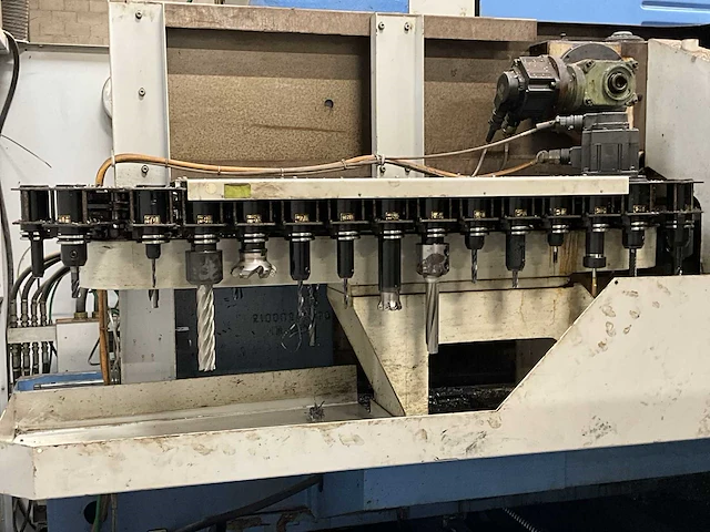 Mazak vtc-300c cnc freesmachine - afbeelding 22 van  37