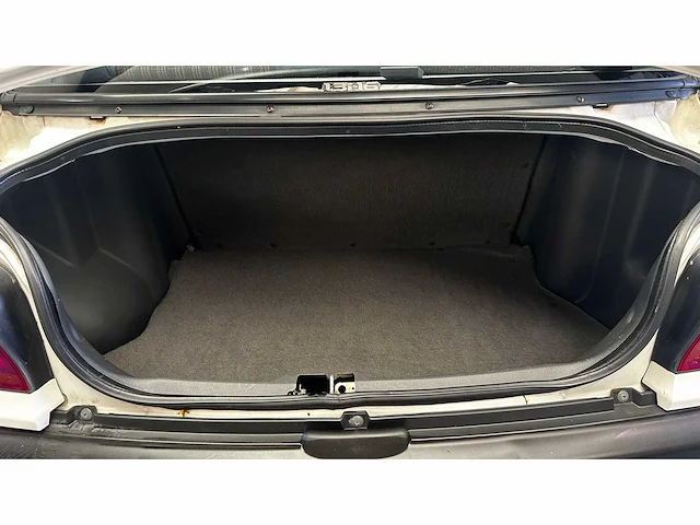Mazda - 1999 - 121 - personenauto - afbeelding 4 van  39