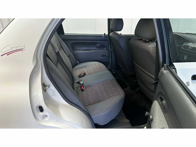 Mazda - 1999 - 121 - personenauto - afbeelding 5 van  39