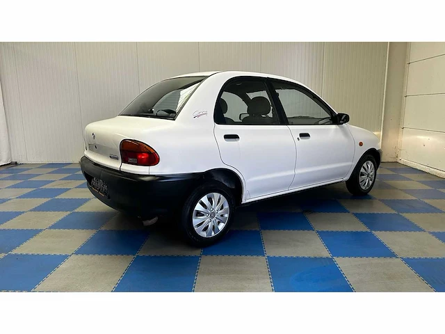 Mazda - 1999 - 121 - personenauto - afbeelding 19 van  39
