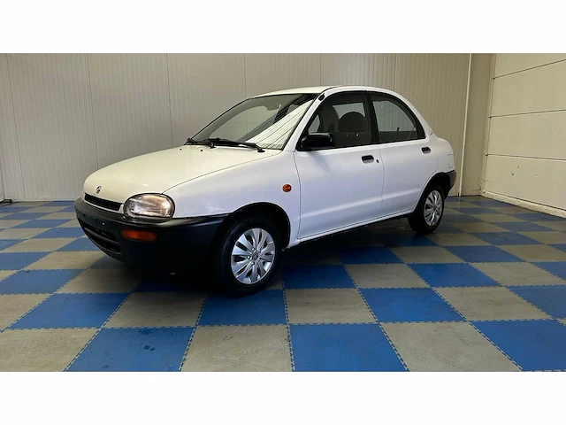 Mazda - 1999 - 121 - personenauto - afbeelding 12 van  39