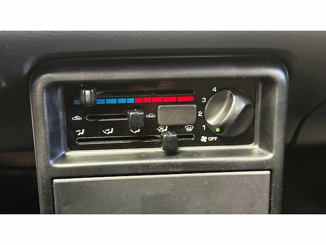 Mazda - 1999 - 121 - personenauto - afbeelding 26 van  39