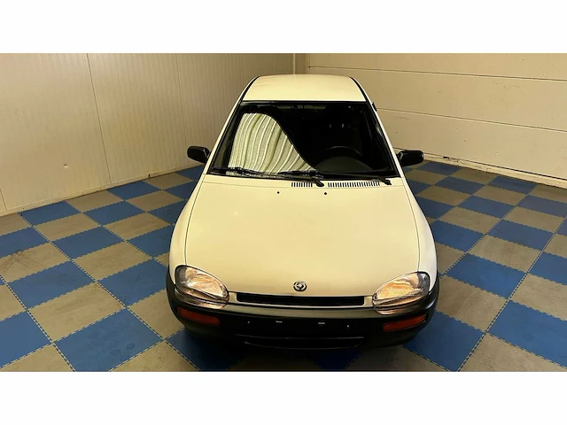 Mazda - 1999 - 121 - personenauto - afbeelding 36 van  39