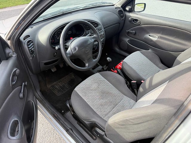 Mazda - 2001 - 123 - personenauto - afbeelding 3 van  23