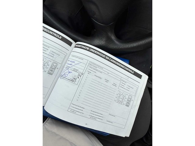 Mazda - 2001 - 123 - personenauto - afbeelding 11 van  23