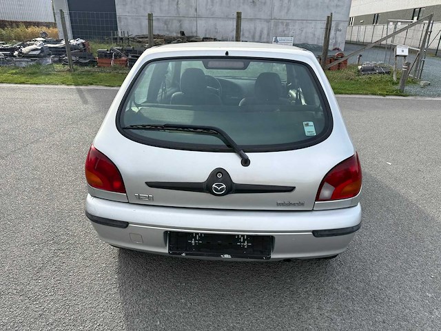 Mazda - 2001 - 123 - personenauto - afbeelding 23 van  23