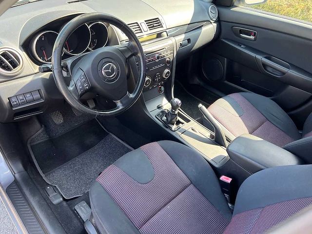 Mazda - 2005 - 3 - personenauto - afbeelding 4 van  18