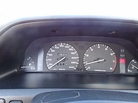 Mazda - 323 - old timer - personenauto - 1992 - afbeelding 6 van  17