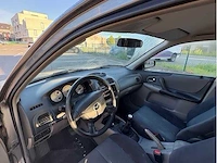 Mazda - 323 fastbreak - 1.6i exclusive - car - 2003 - afbeelding 2 van  14