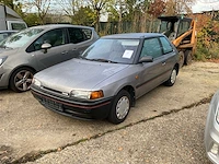 Mazda 323 oldtimer - afbeelding 1 van  11