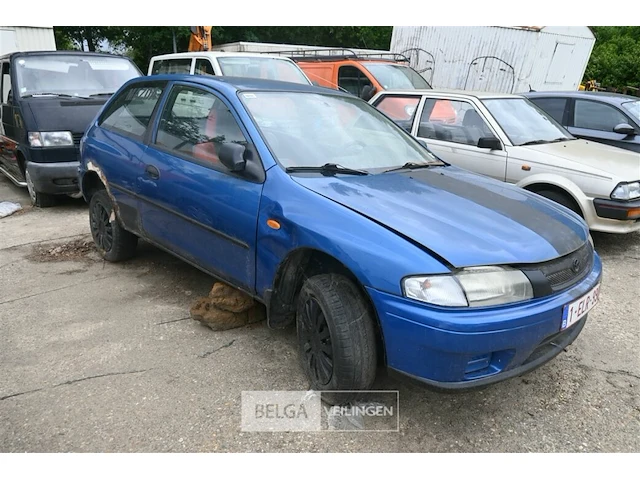 Mazda 323 - afbeelding 4 van  10