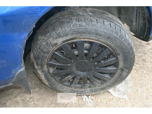 Mazda 323 - afbeelding 7 van  10