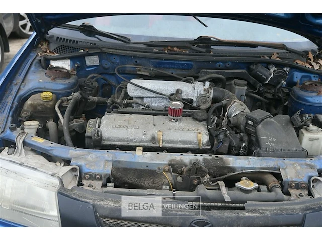 Mazda 323 - afbeelding 9 van  10