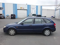 Mazda 323f - afbeelding 1 van  18