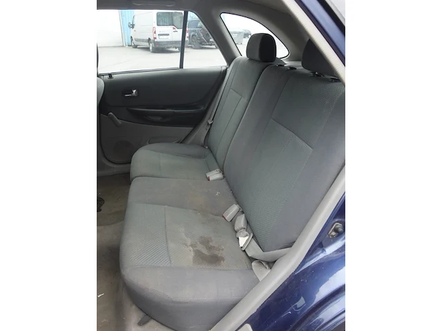 Mazda 323f - afbeelding 18 van  18