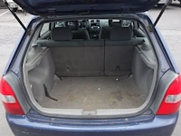 Mazda 323f - afbeelding 16 van  18