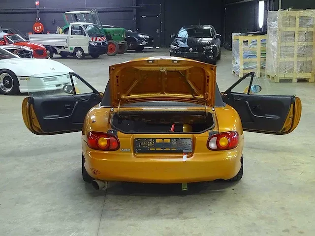 Mazda mx-5 (1.6) custom - afbeelding 18 van  45
