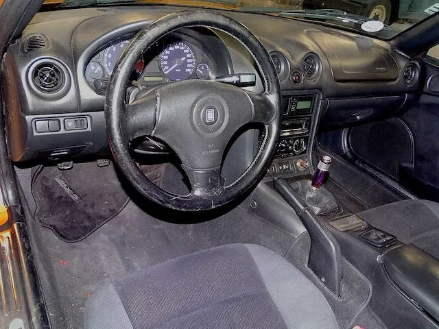 Mazda mx-5 (1.6) custom - afbeelding 22 van  45