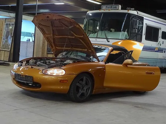 Mazda mx-5 (1.6) custom - afbeelding 32 van  45