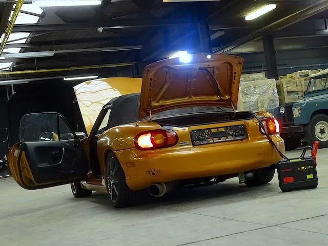 Mazda mx-5 (1.6) custom - afbeelding 38 van  45